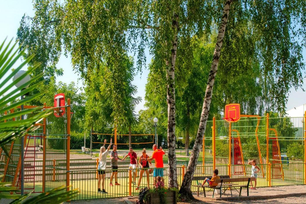Mobil-Home Cosy 5 Personnes Camping Le Ried - Europapark Boofzheim Kültér fotó
